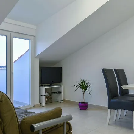 Luxury Tea * 特罗吉尔